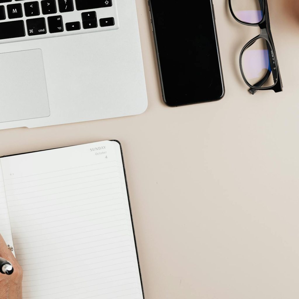 7 Essential Gadgets for Digital Nomads