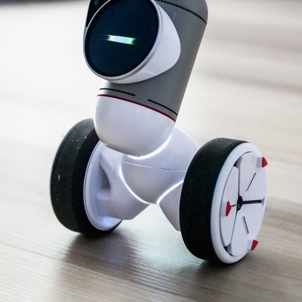 AI devices, smart tech trends, AI in hardware