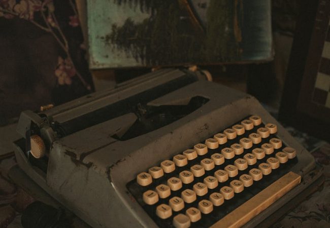 Top Essential Mechanical Keyboards: Best for Writers & Coders