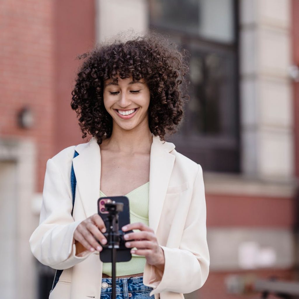 How to Build a Digital Brain Using Notion & Obsidian